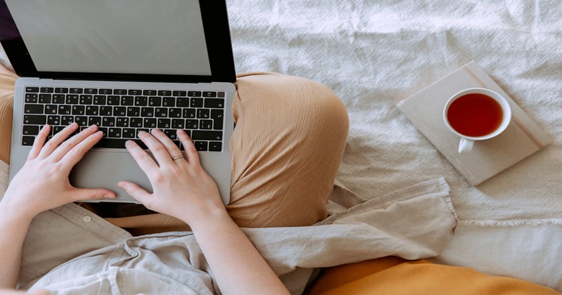 15 Work from Home Gifts: Perfect Ideas for Remote Workers 15 Work from Home Gifts: Perfect Ideas for Remote Workers