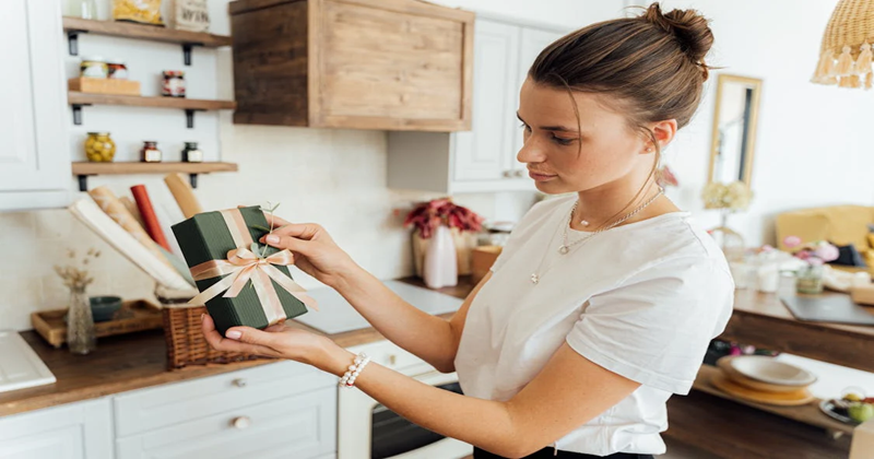 Top 18 Perfect Kitchen Gift Ideas for Moms Who Enjoy Cooking Top 18 Perfect Kitchen Gift Ideas for Moms Who Enjoy Cooking