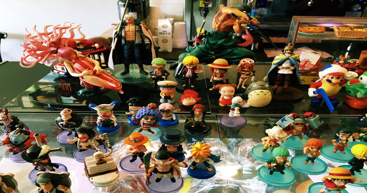 Best Anime Figures for Teenage Boys: 17 Collectibles to Own